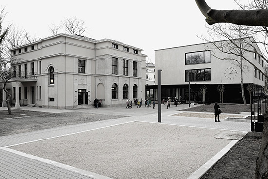 WuV Architekten forum thomanum 04 GS Hort Schulhof