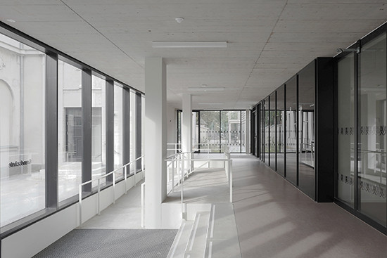 WuV Architekten forum thomanum 07 GS Eingangsbereich